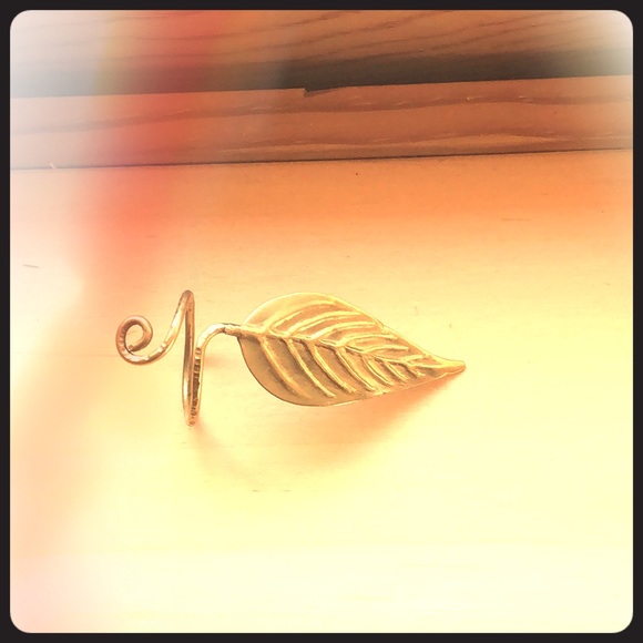 Leaf ring - Picture 1 of 1